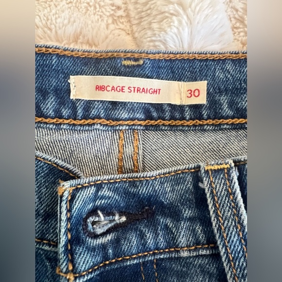 EUC Levi’s Ribcage Straight 30 x 27 13” rise - Picture 3 of 8
